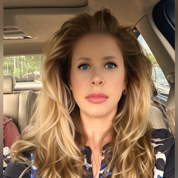 Meet your Posher, Michelle - Picture 1 of 2